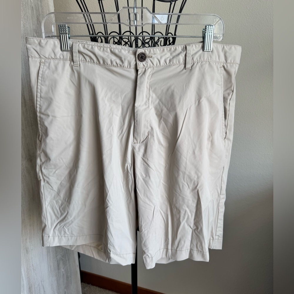 Alfani Men's Cream Flat Front Shorts